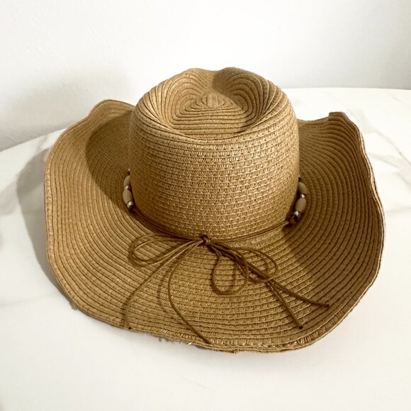 Straw Beach Hat with Seashell Beaded Band - Picture 4 of 5